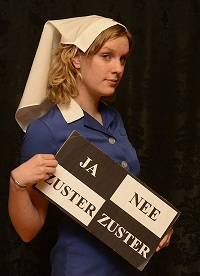THEATERGROEP HET MASKER SPEELT "JA ZUSTER NEE ZUSTER"