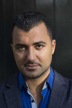 ÖZCAN AKYOL AAN DE MEET VAN PUP